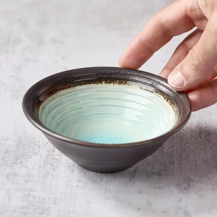 Mini keramische kom en geëmailleerd glas 