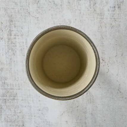 Japanisches Glas mit Bier oder Wasser 