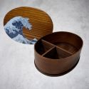 Bento box bois de cèdre laqué motif Hokusai, 700 ml, 180*135*68 mm Bento box bois de cèdre laqué motif Hokusai, 700 ml, 180*135*68 mm