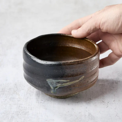 Cuenco para té matcha diseño Bizen