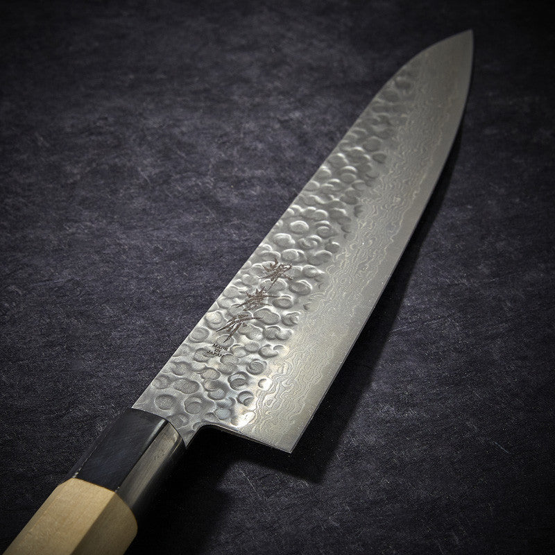 Faca de Chef lâmina Damascena 45 camadas martelada 240 mm
