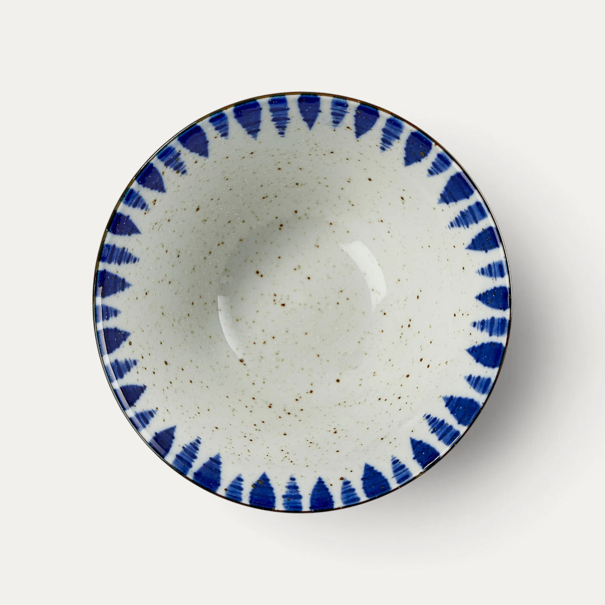 Tigela de rāmen, porcelana Minoyaki, motivo FUCHITOKUSA
