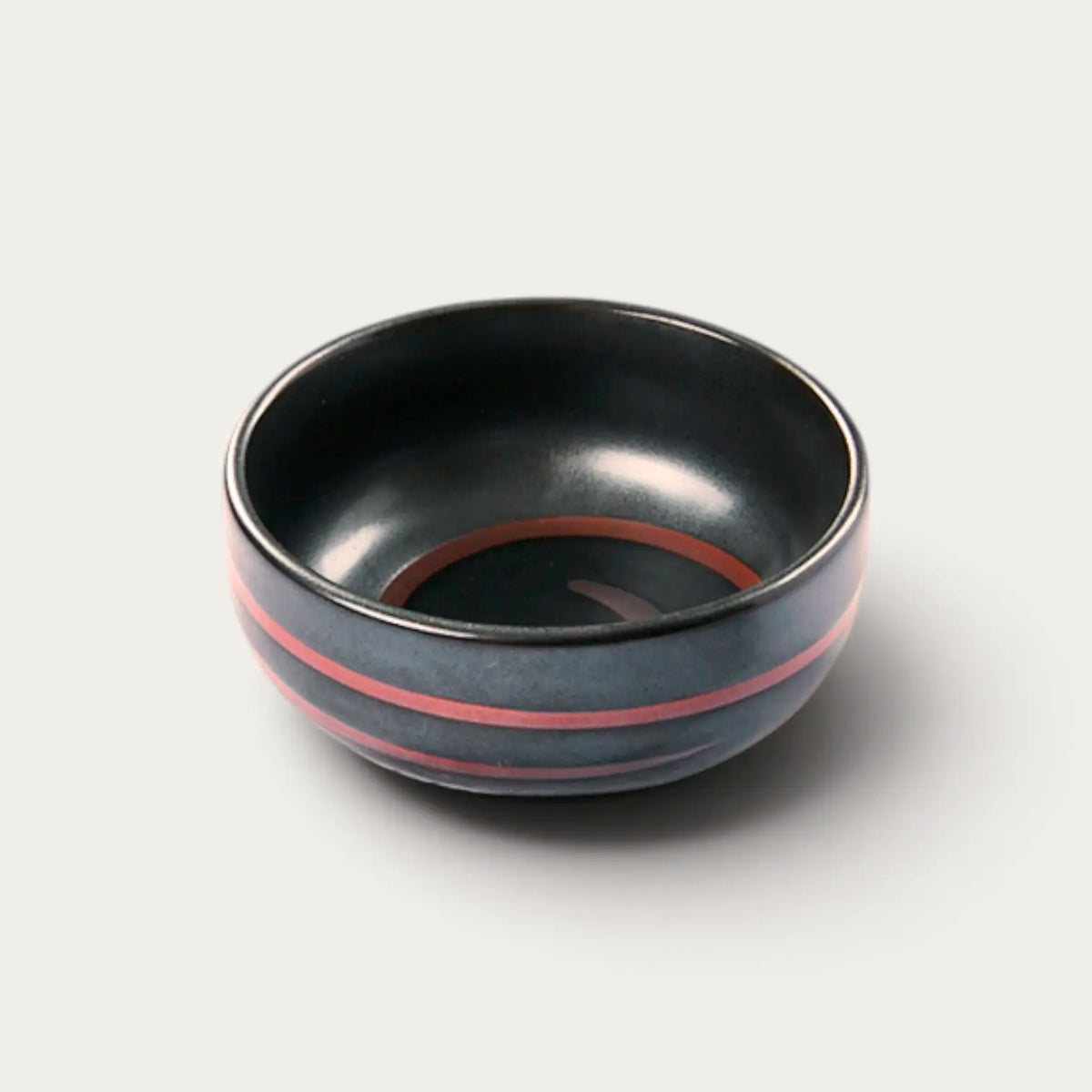 Matte zwarte schaaltje voor amuse-bouche of tsukemono