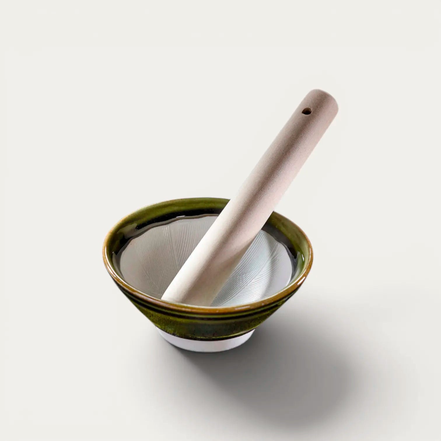 Kleiner Suribachi-Mörser und sein Surikogi-Stößel